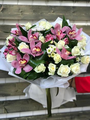 Букет цветов из: Розы и Хризантемы в Октябрьском Ставропольского края