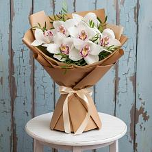 Букет цветов из:  Орхидеи и Розы в Октябрьском Ставропольского края